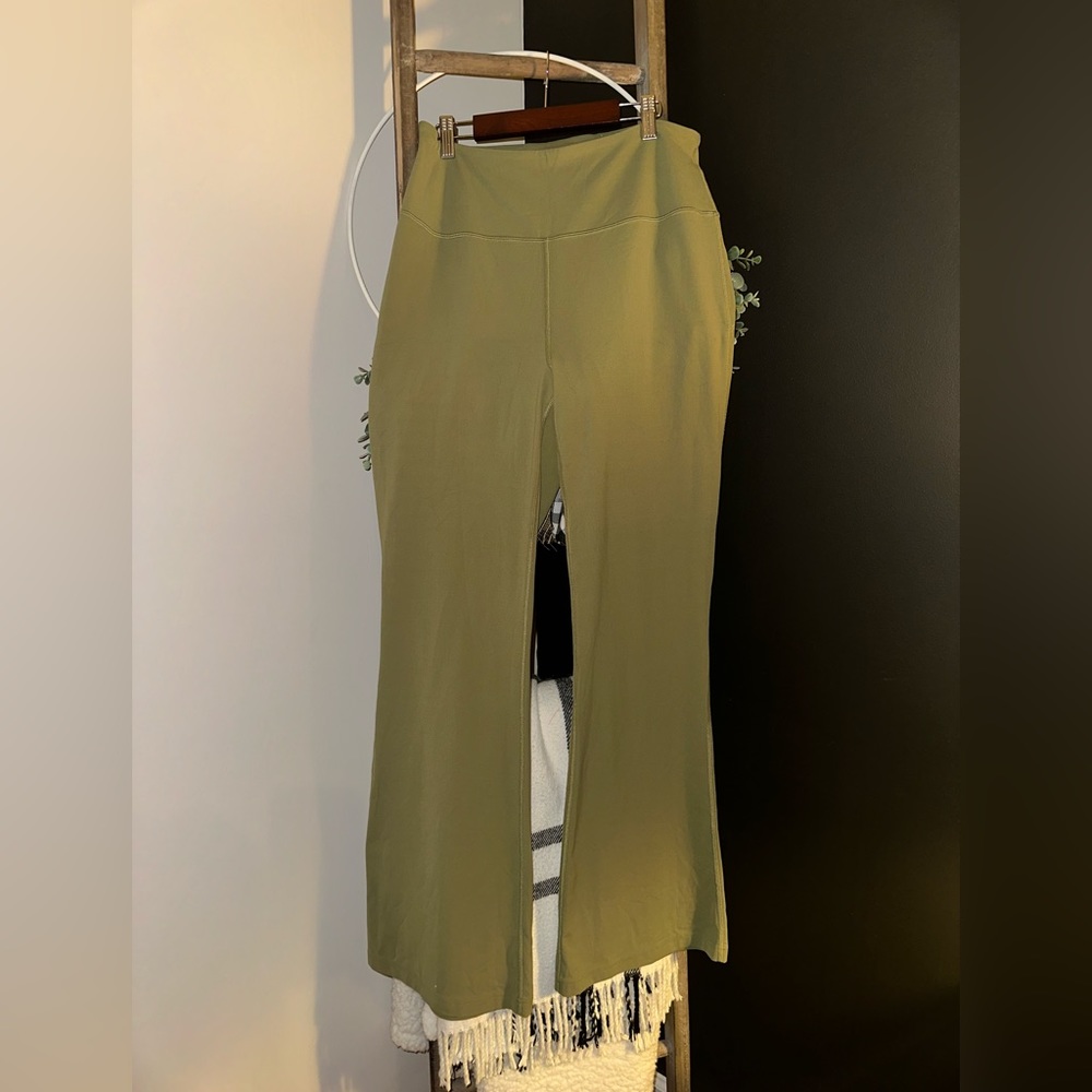 LAST PRICE DROP Lululemon high rise Flare Leggings